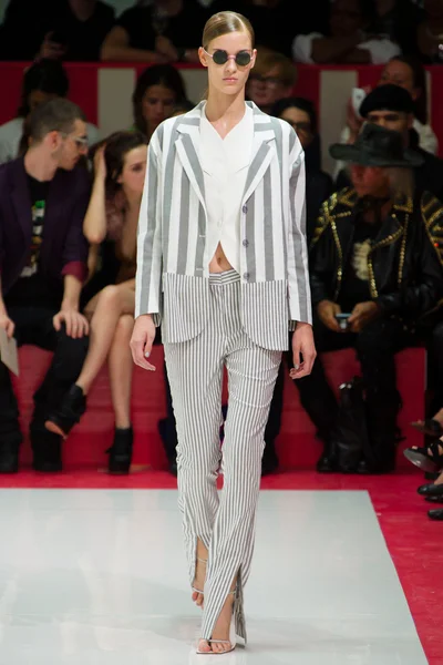 Look 27